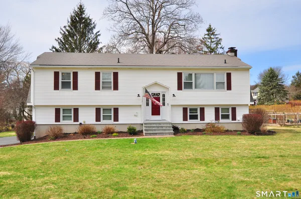 $524,900 | 17 Jefferson Drive, New Milford, CT 06776