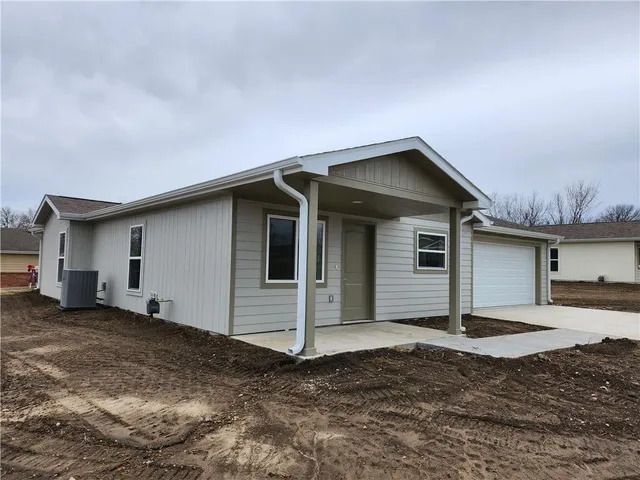 $215,000 | 1704 North 2nd Street, Neodesha, KS 66757