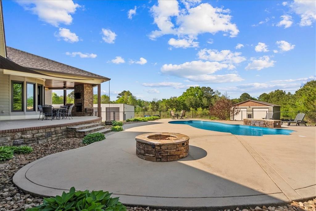 3606 Red Bud Road Northeast Calhoun, GA 30701 - Photo 9 of 17