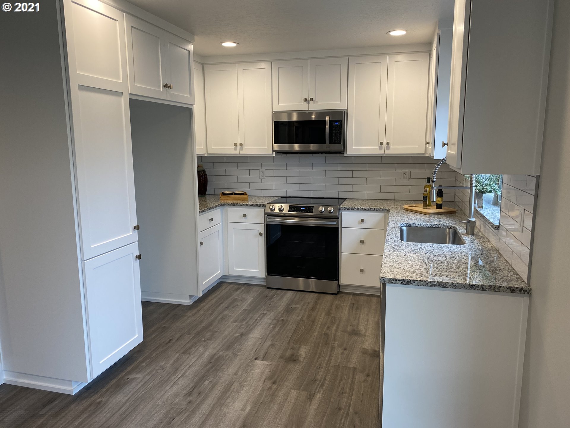 1135 South 57th Place Springfield, OR 97478 - Photo 6 of 21