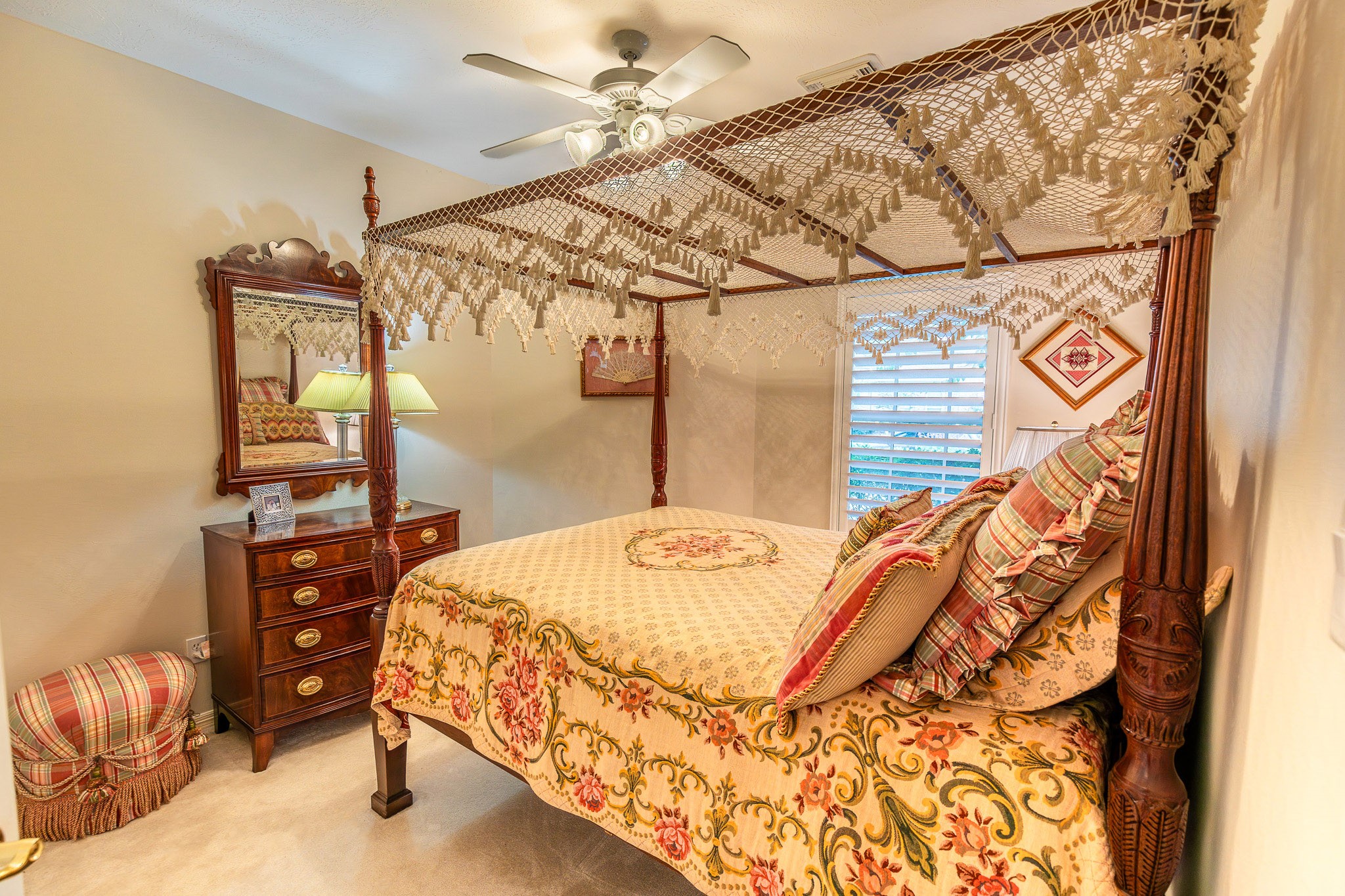 19 Palmer Green Place Spring, TX 77381 - Photo 24 of 30 Bedroom 1