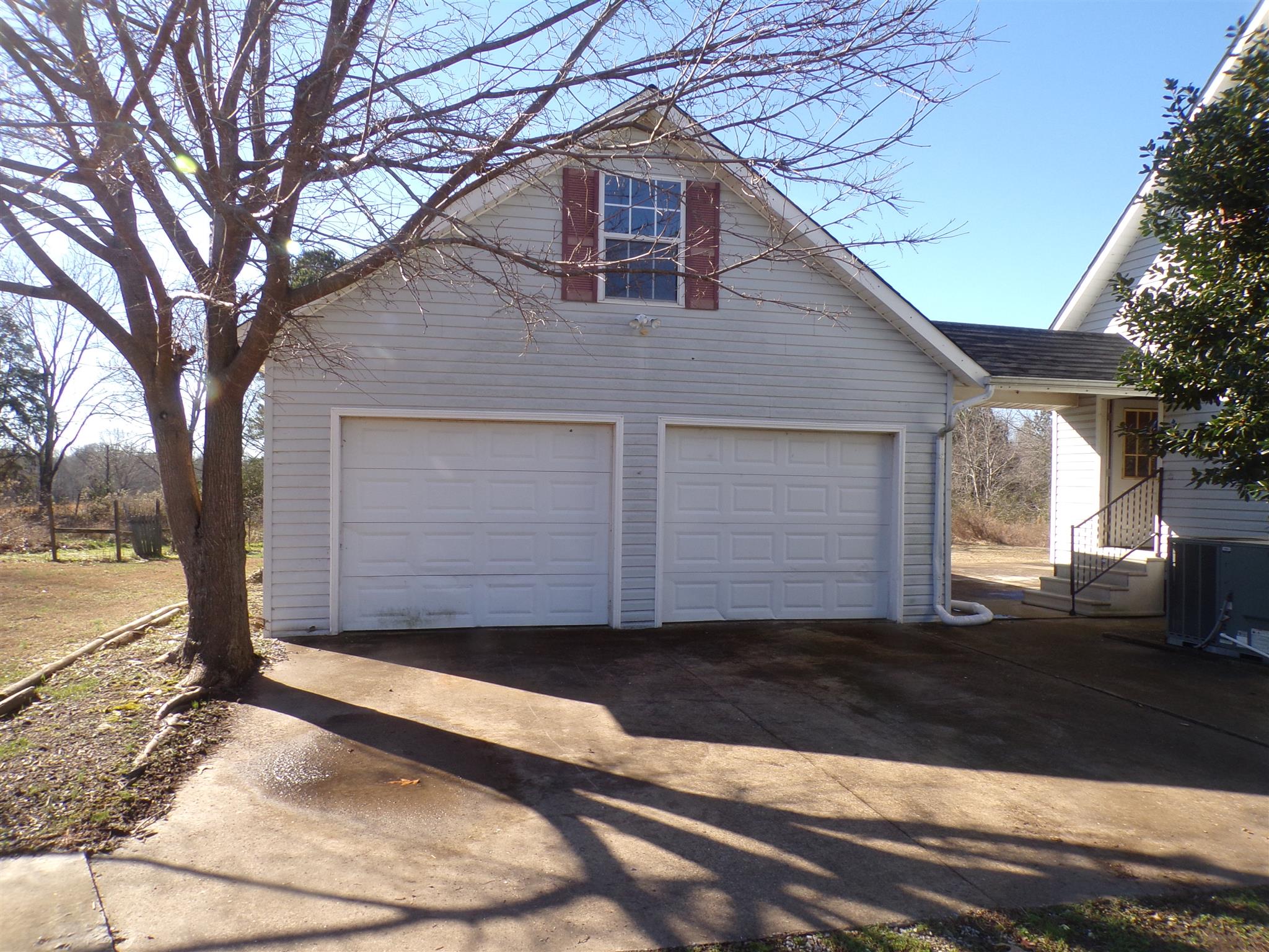 2117 Fall River Road Leoma, TN 38468 - Photo 24 of 24 Garage
