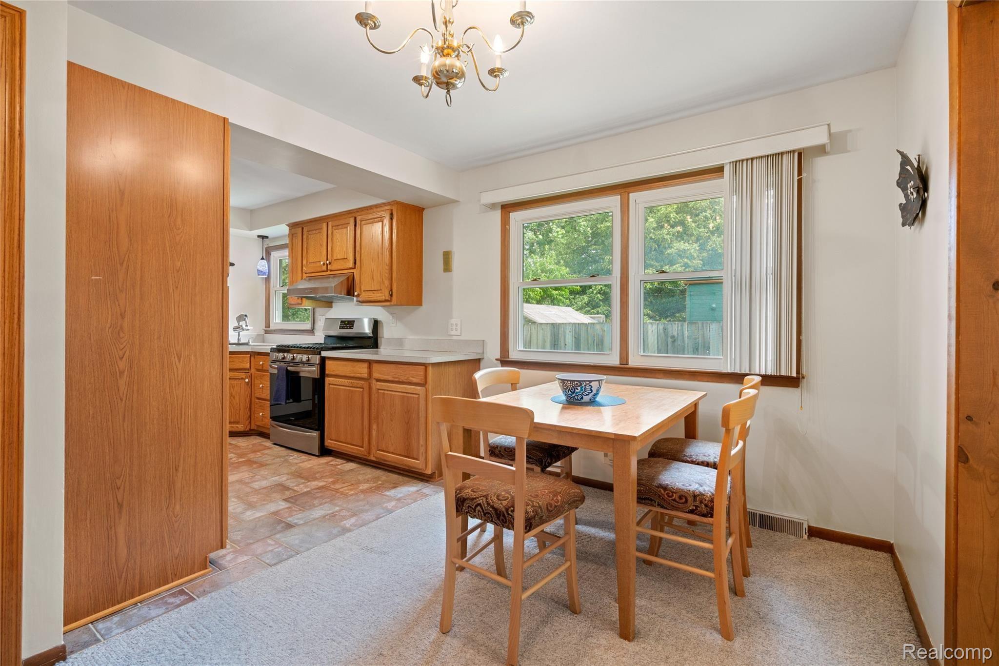 1326 Cambridge Road Berkley, MI 48072 - Photo 5 of 26 Cambridge-5.jpg