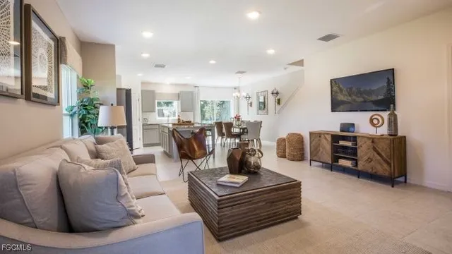 $334,900 | 10538 Fountain Palm Circle, Bokeelia, FL 33922