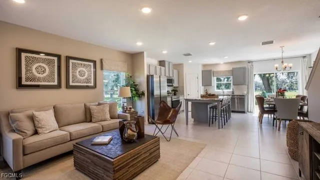 $334,900 | 10538 Fountain Palm Circle, Bokeelia, FL 33922