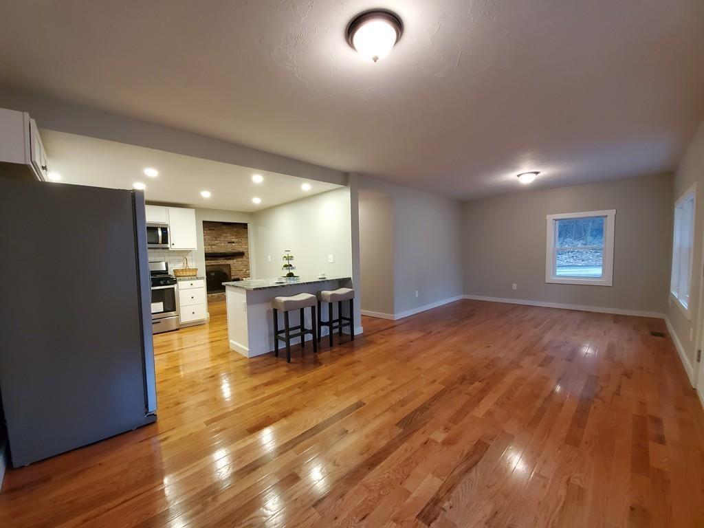 210 Chase Road Lunenburg, MA 01462 - Photo 9 of 18