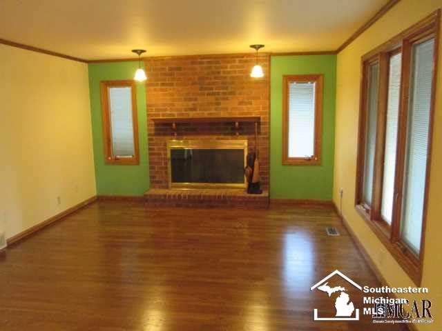 1395 Rutledge Court Temperance, MI 48182 - Photo 2 of 25