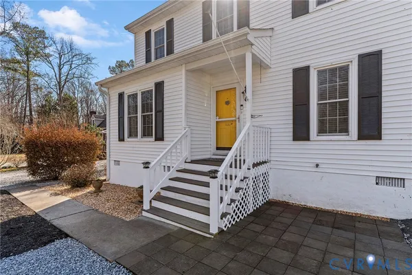 $347,000 | 273 North Oakes Circle, Saluda, VA 23149