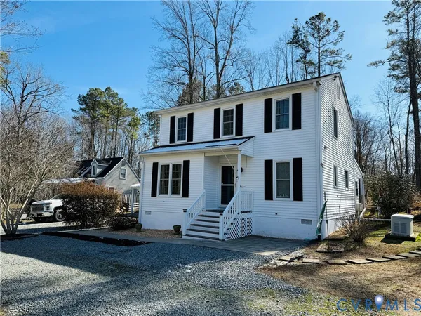 $347,000 | 273 North Oakes Circle, Saluda, VA 23149