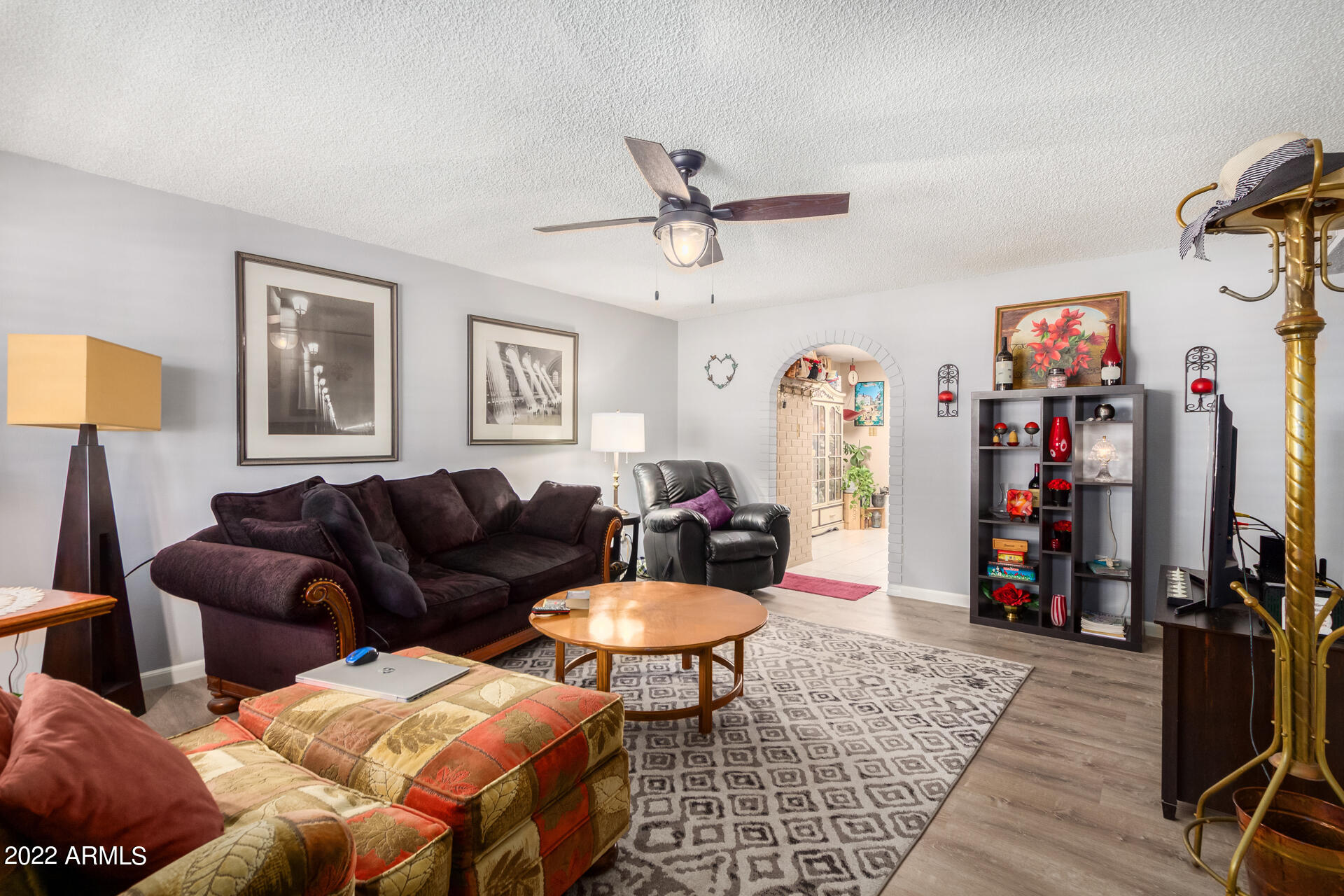 1639 West Calavar Road Phoenix, AZ 85023 - Photo 3 of 23 BCAB9D76-C895-4DE6-BAB2-70572DD04E38