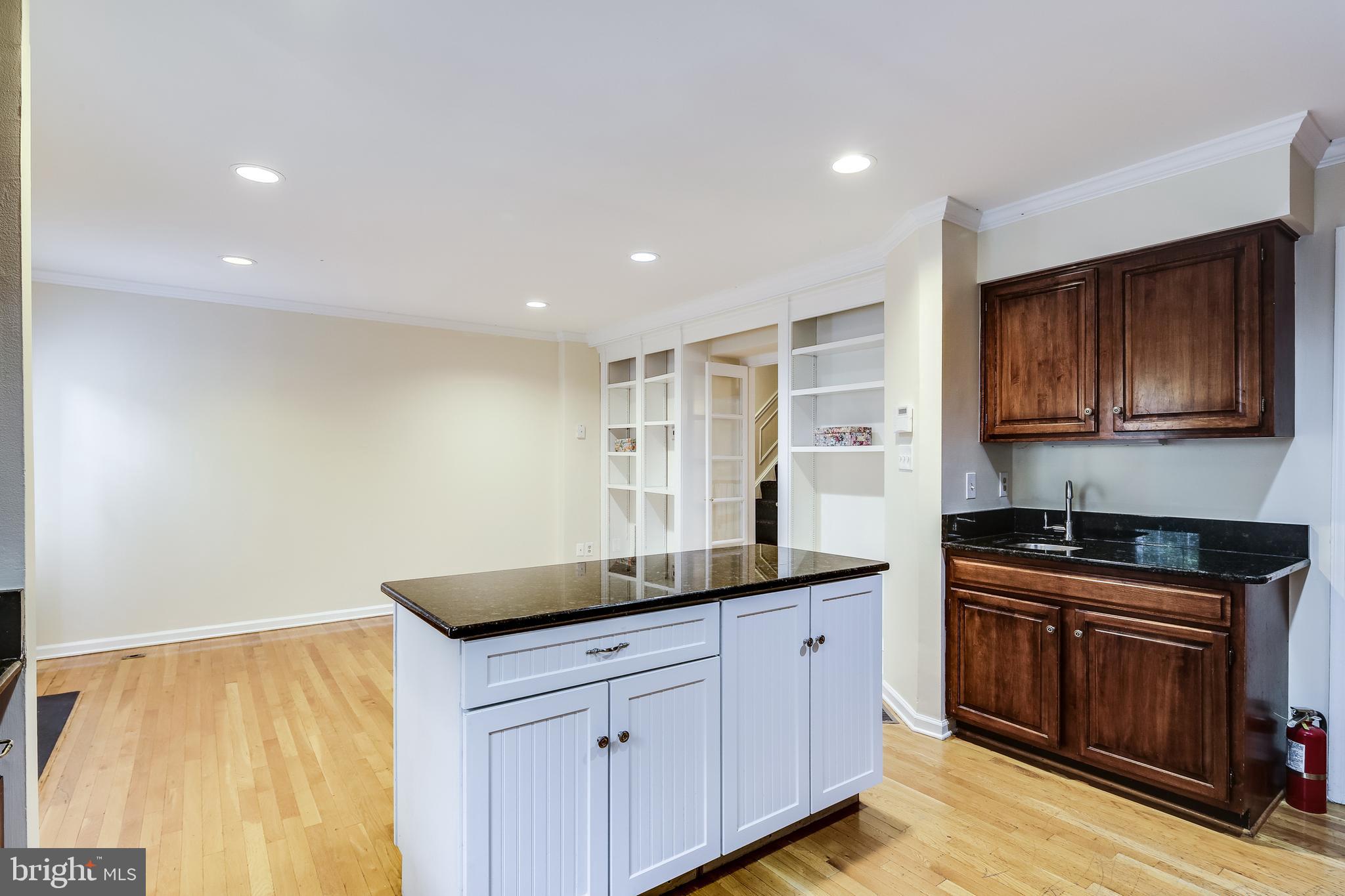 10781 Brewer House Road Rockville, MD 20852 - Photo 7 of 31