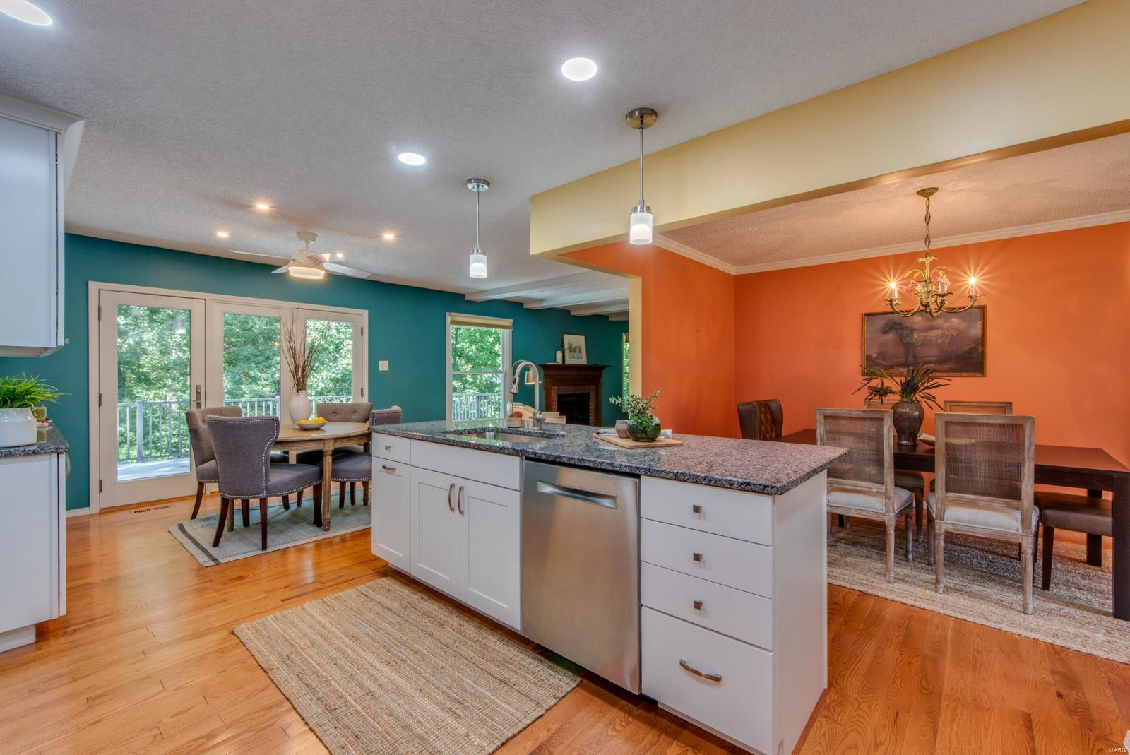 907 Ridge Tree Lane St. Louis, MO 63131 - Photo 12 of 50 Gallery Image 12