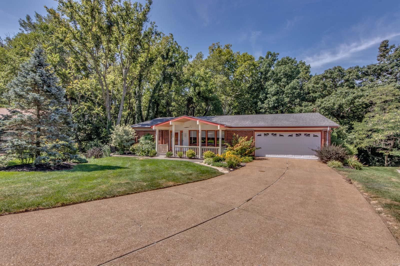 907 Ridge Tree Lane St. Louis, MO 63131 - Photo 3 of 50 Gallery Image 3