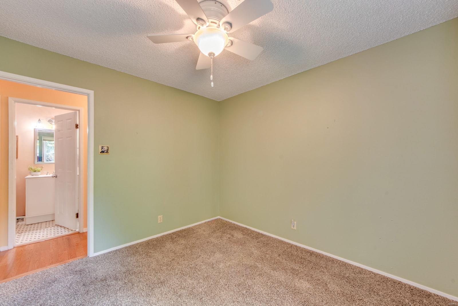 907 Ridge Tree Lane St. Louis, MO 63131 - Photo 32 of 50 Gallery Image 32