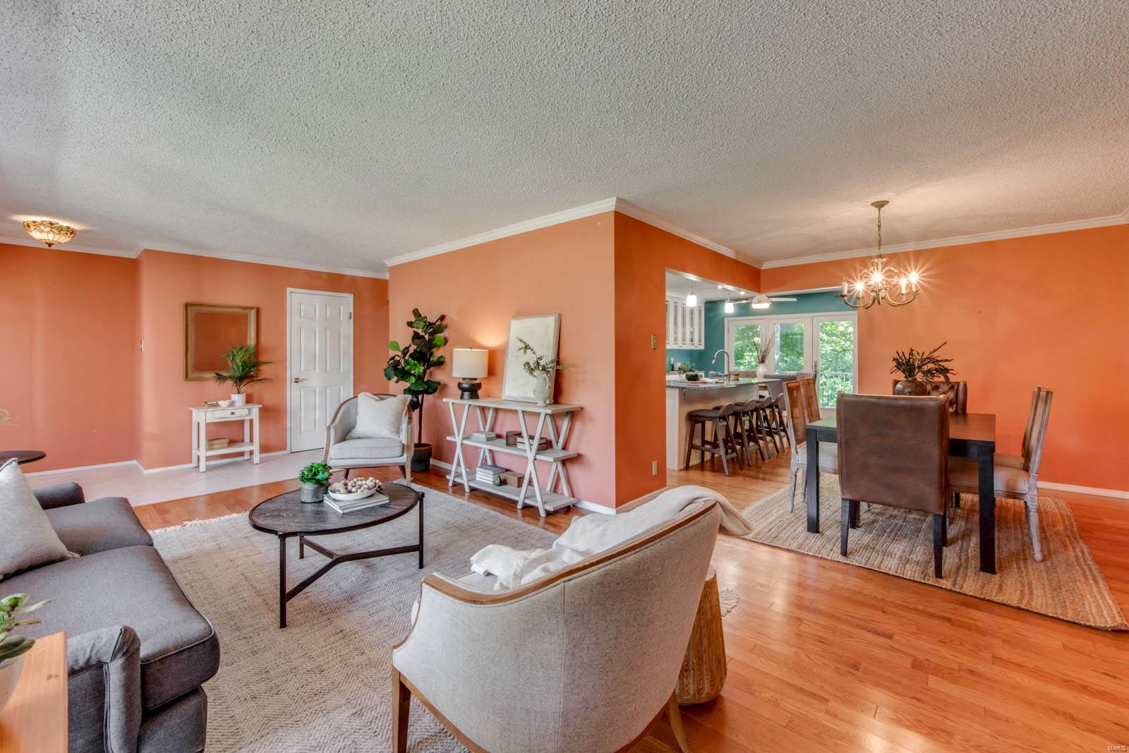 907 Ridge Tree Lane St. Louis, MO 63131 - Photo 7 of 50 Gallery Image 7
