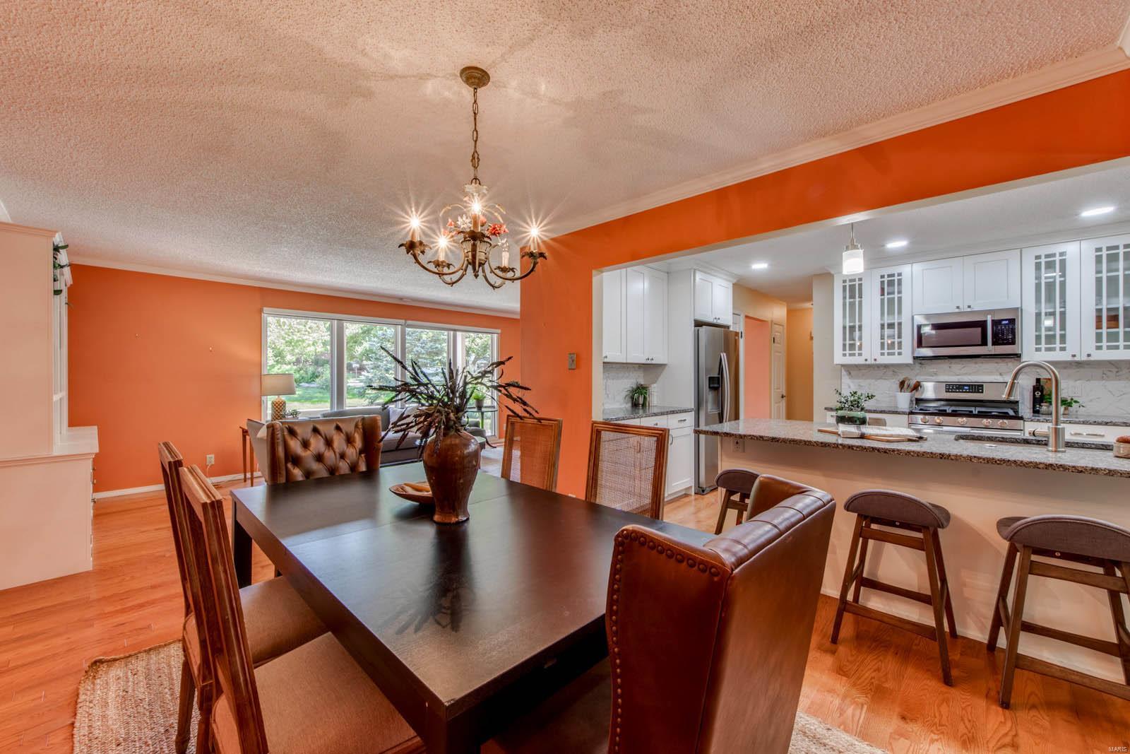 907 Ridge Tree Lane St. Louis, MO 63131 - Photo 8 of 50 Gallery Image 8