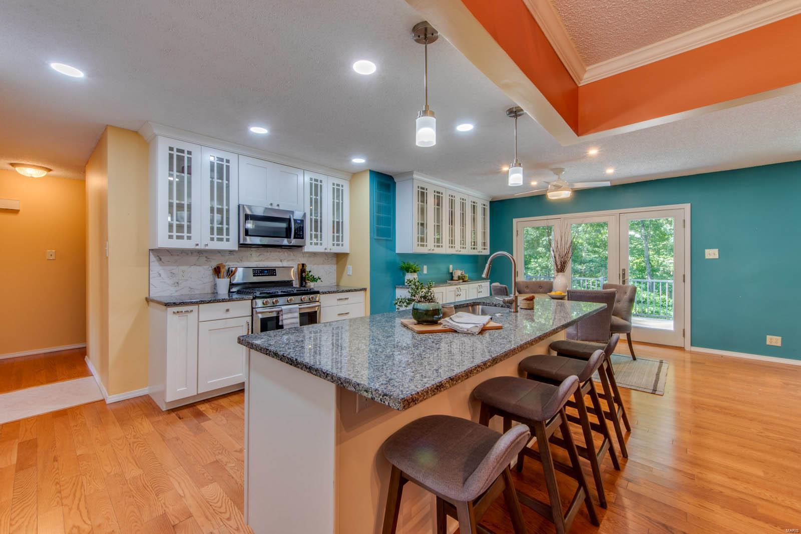 907 Ridge Tree Lane St. Louis, MO 63131 - Photo 9 of 50 Gallery Image 9