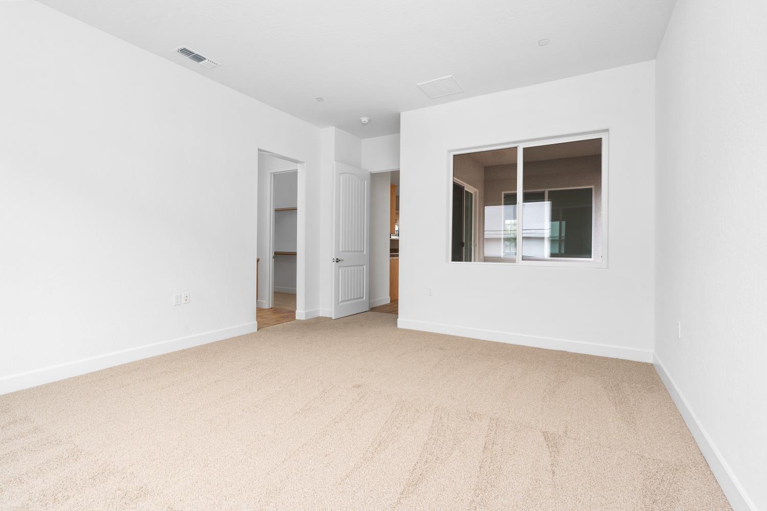 347 Peters Lane South Madera, CA 93636 - Photo 8 of 12