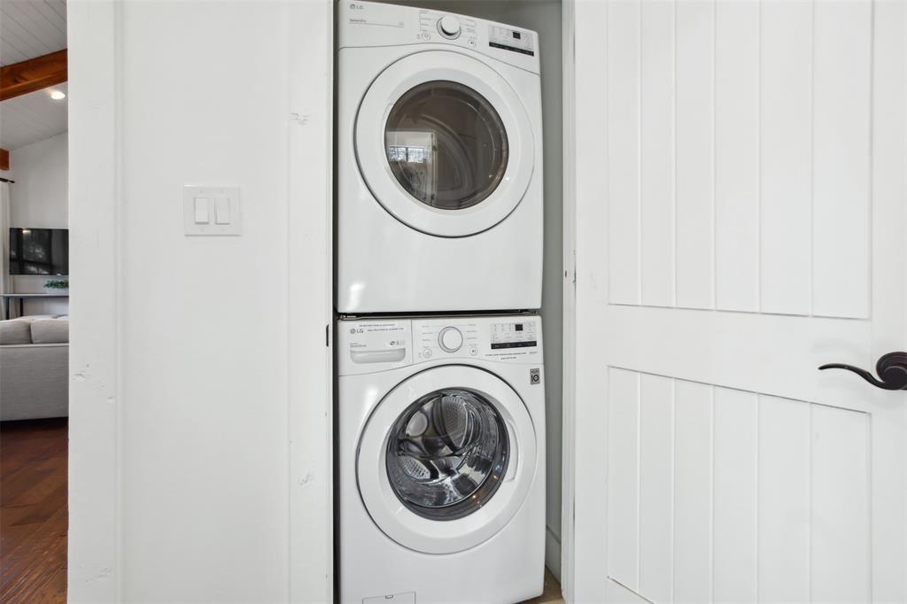 18852 Hidden Ridge Place Jonestown, TX 78645 - Photo 27 of 29 a utility room with dryer and washer