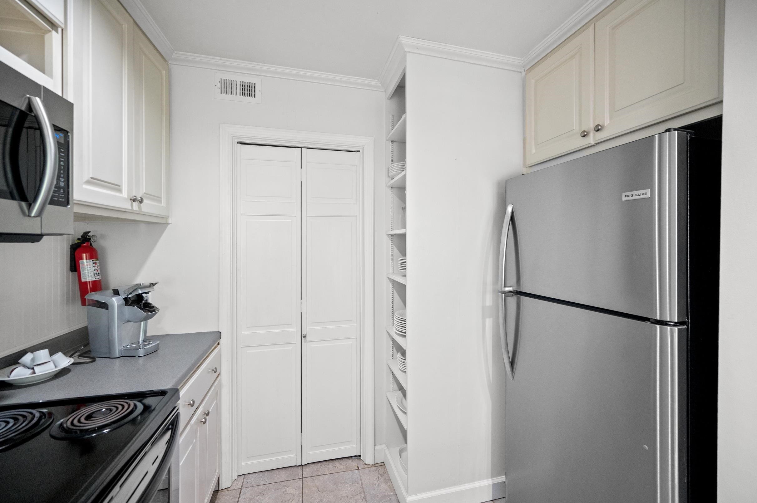 710 South Mobile Street, Unit 8 Fairhope, AL 36532 - Photo 16 of 39 Kitchen
