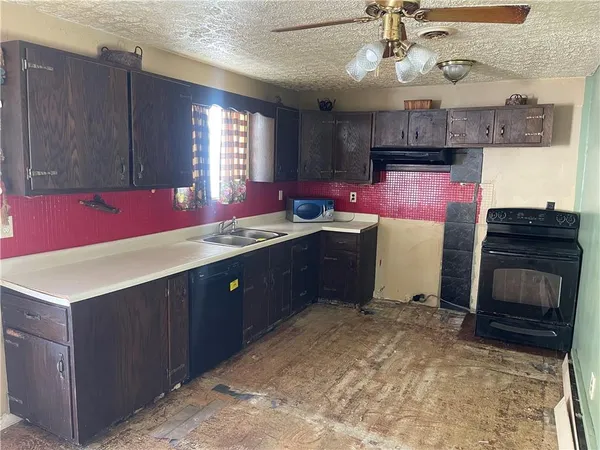 $169,900 | 128 Hamilton Lane, New Galilee, PA 16141