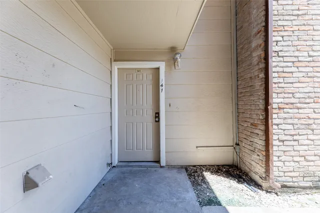 $950 | 2100 Wilcrest Drive, Unit 141, Houston, TX 77077