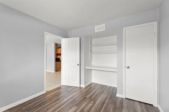 $950 | 2100 Wilcrest Drive, Unit 141, Houston, TX 77077