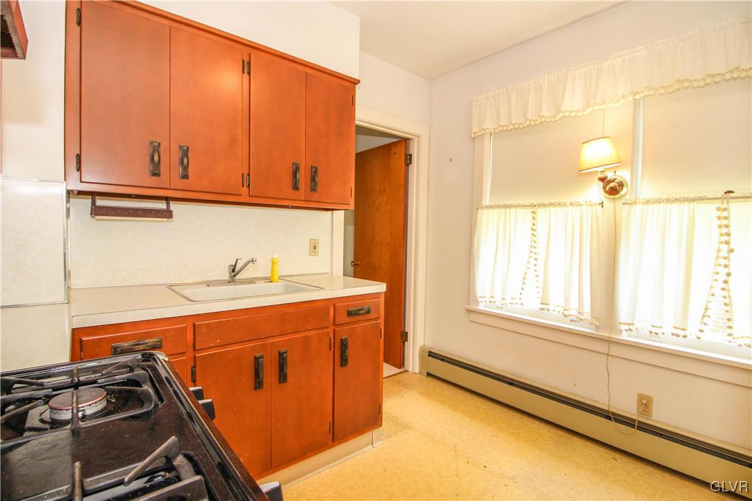 1605 Spring Street Bethlehem, PA 18018 - Photo 9 of 23 Gallery Image 9
