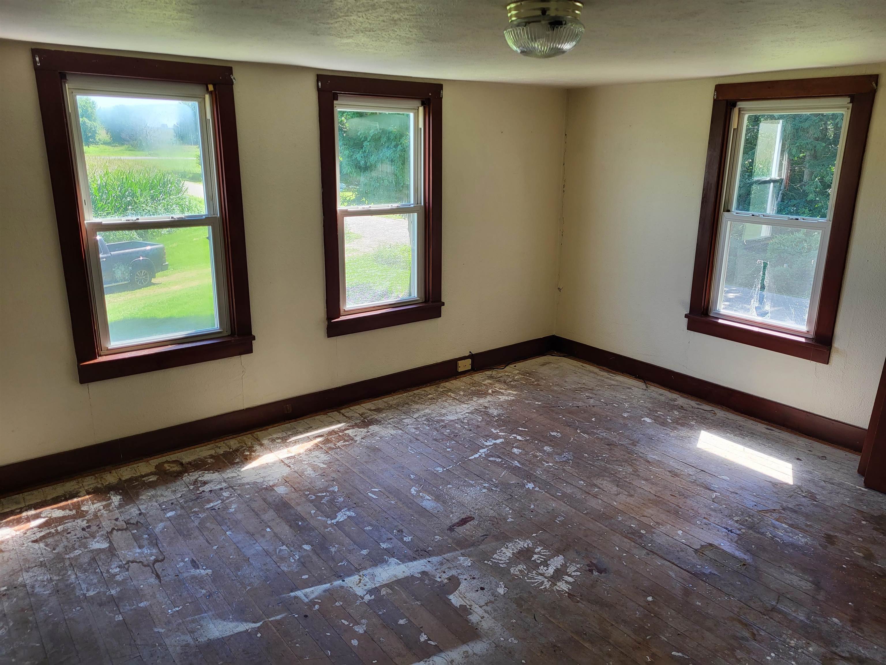 1768 West Winneshiek Road Freeport, IL 61032 - Photo 2 of 13 Gallery Image 2