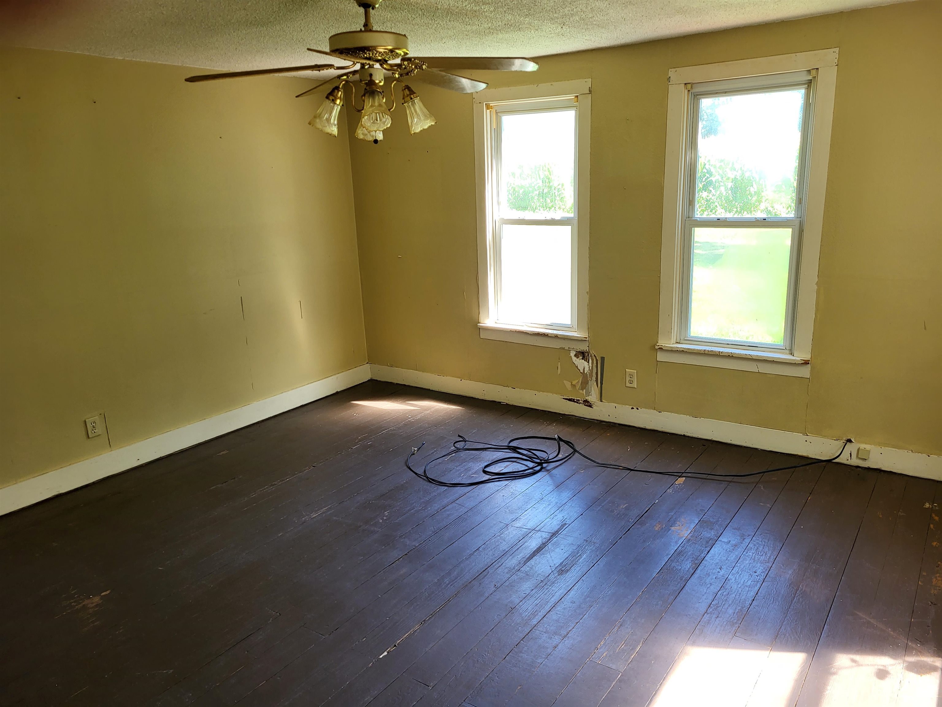 1768 West Winneshiek Road Freeport, IL 61032 - Photo 3 of 13 Gallery Image 3