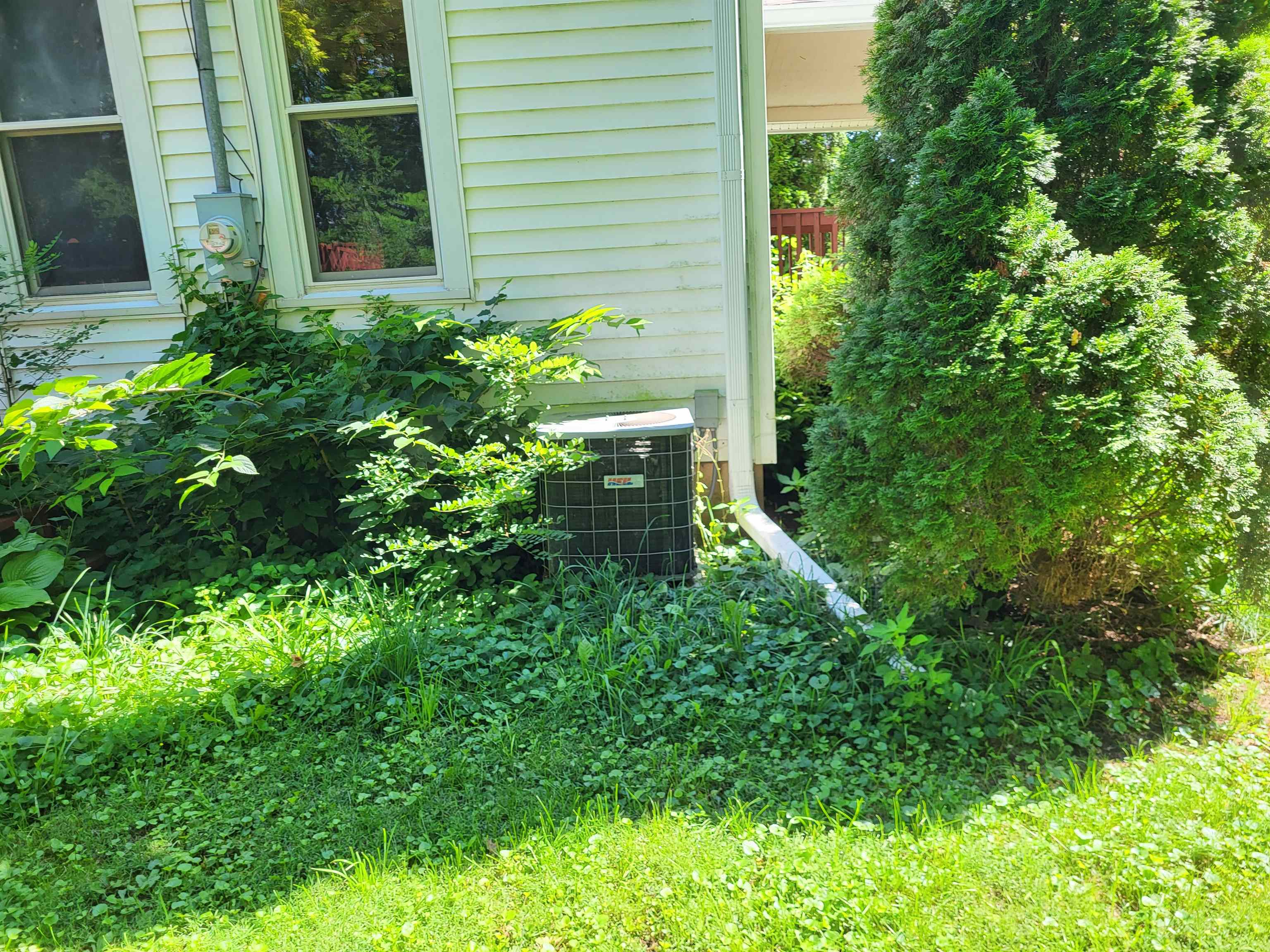 1768 West Winneshiek Road Freeport, IL 61032 - Photo 10 of 13 Gallery Image 10