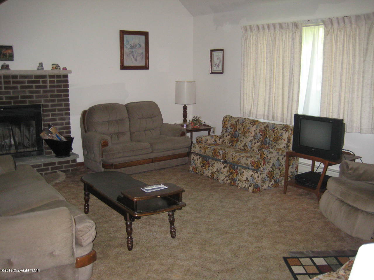 291 Brier Crest Road Blakeslee, PA 18610 - Photo 8 of 18 LvRm different angle