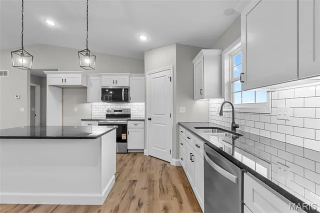 $365,000 | 19700 Penstemon Lane, Marble Hill, MO 63764