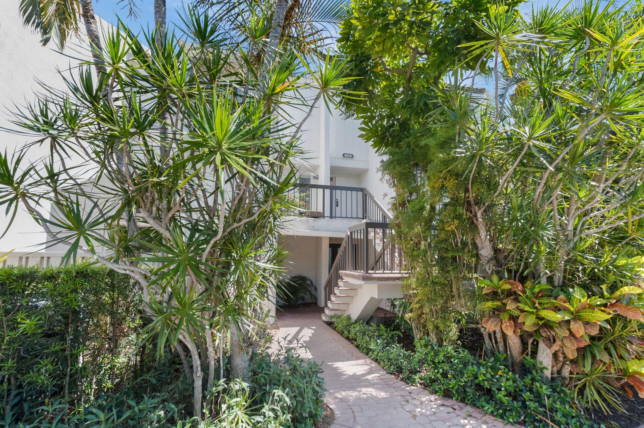 805 Bridgewood Place Boca Raton, FL 33434 - Photo 29 of 60 an aerial view of a house with a yard