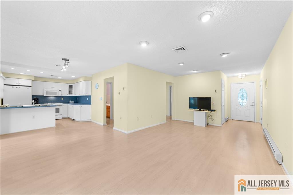 703B Croydon Road, Unit 703B Monroe Township, NJ 08831 - Photo 5 of 30 Gallery Image 5