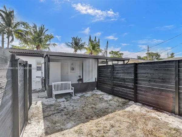 $2,575 | 708 North 20th Avenue, Unit 12, Hollywood, FL 33020