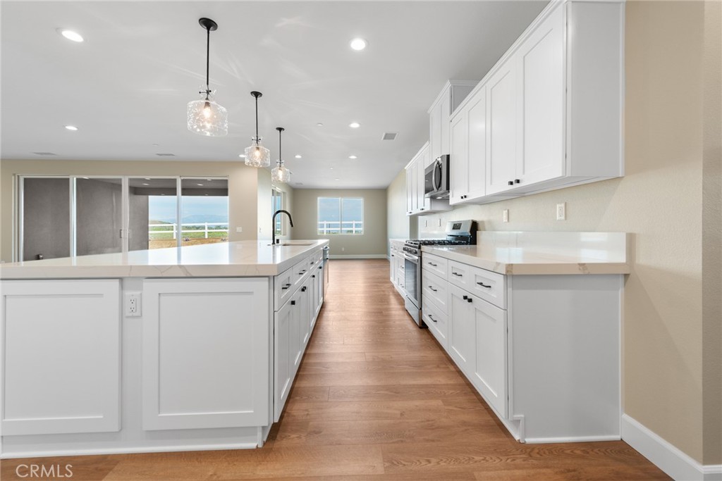 13744 Seven Hills Drive Riverside, CA 92503 - Photo 12 of 40