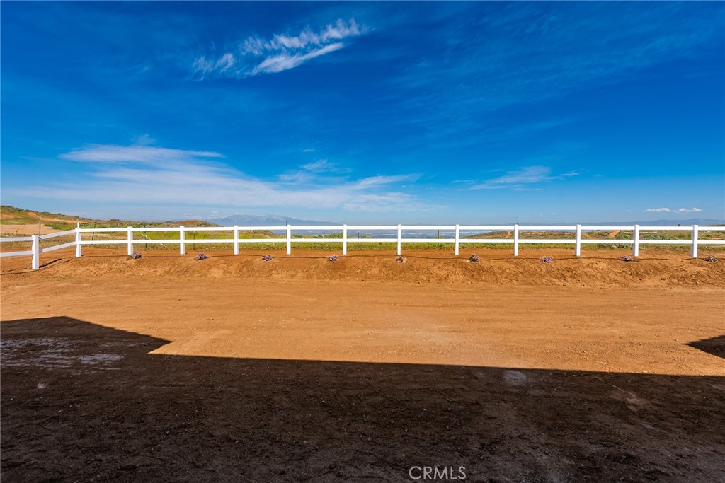 13744 Seven Hills Drive Riverside, CA 92503 - Photo 3 of 40