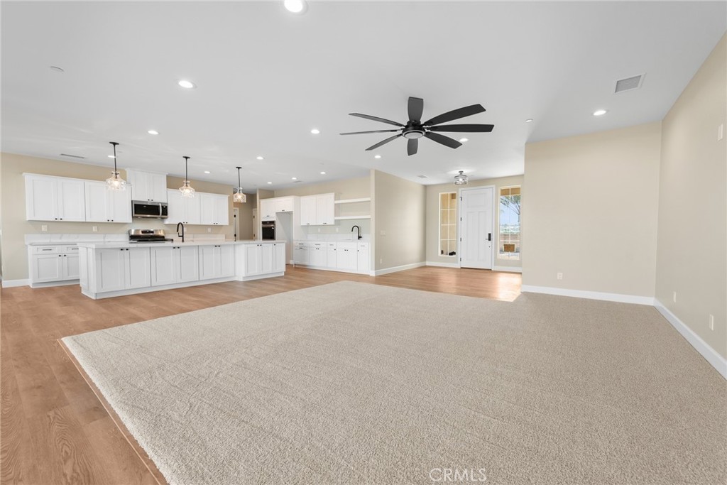 13744 Seven Hills Drive Riverside, CA 92503 - Photo 9 of 40