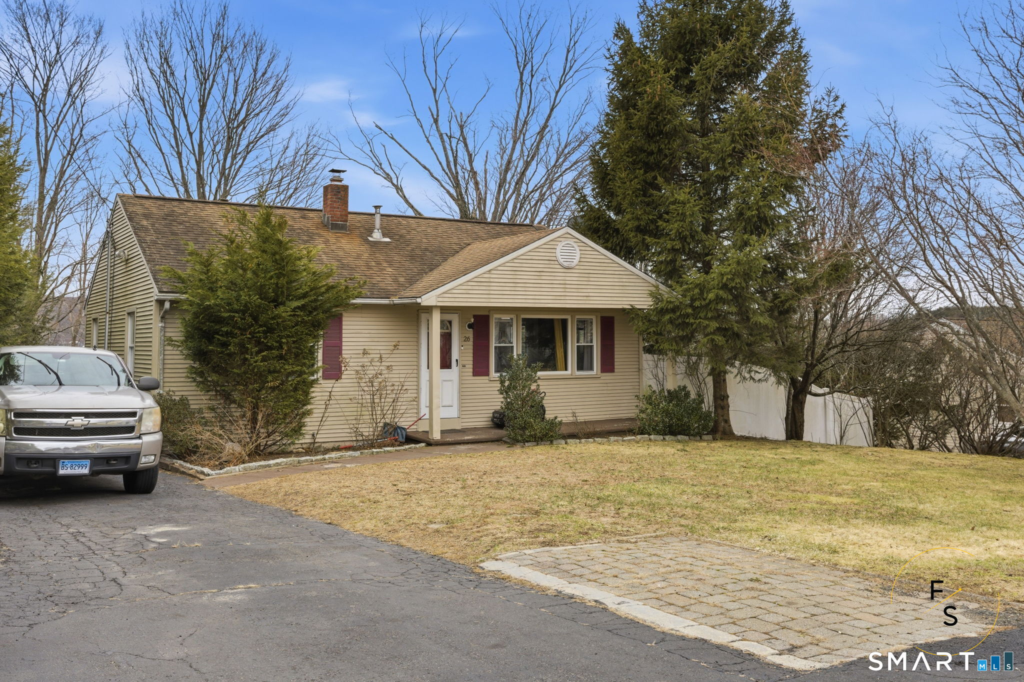 26 Martin Road Bristol, CT 06010 - Photo 3 of 30