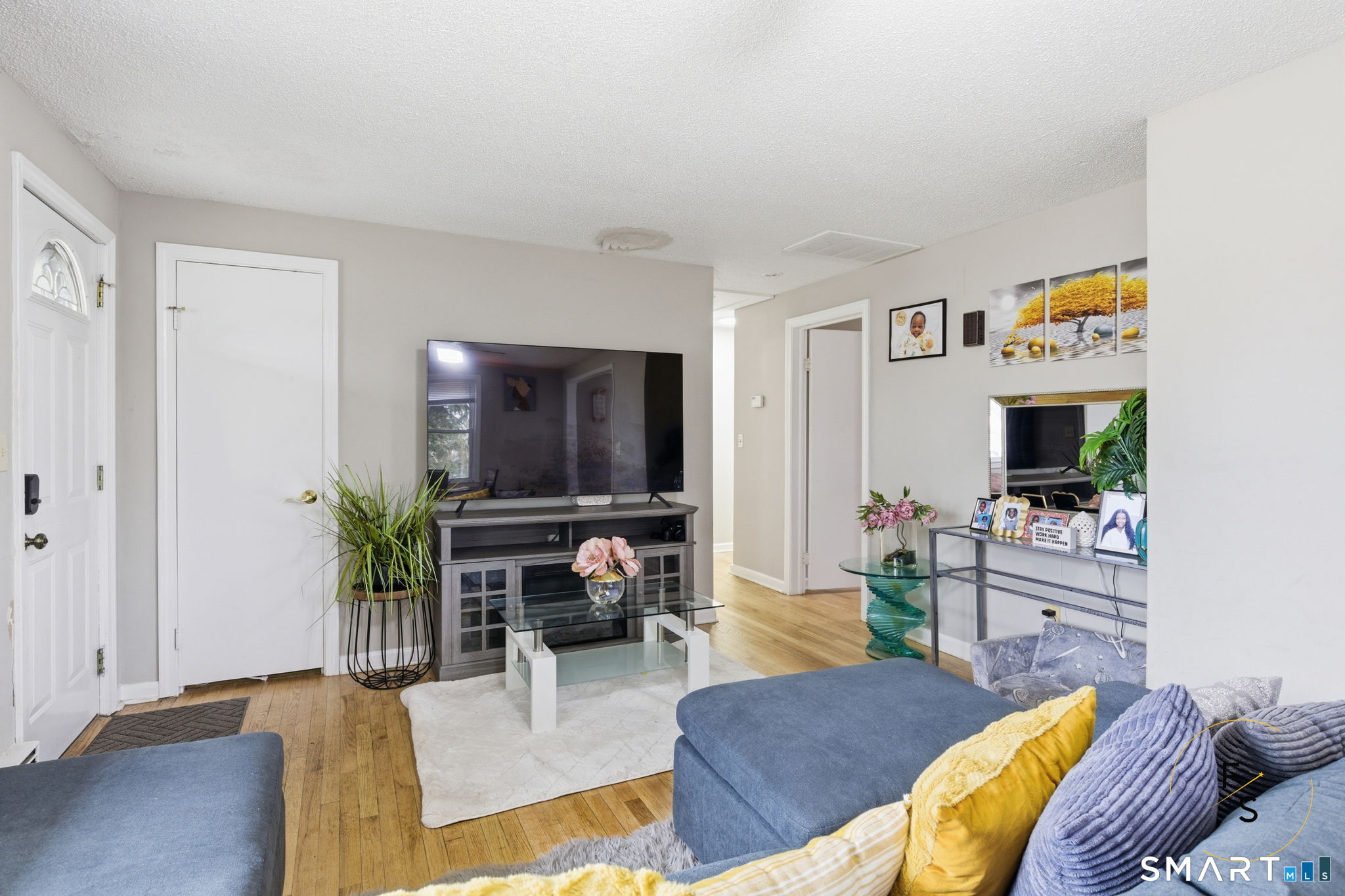 26 Martin Road Bristol, CT 06010 - Photo 8 of 30