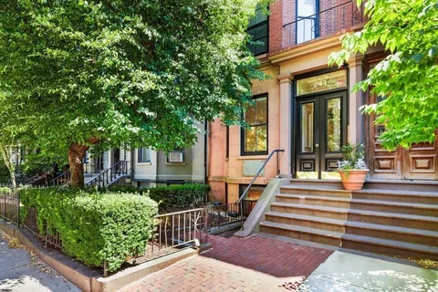 $3,500 | 241 Beacon Street, Unit 1, Boston, MA 02116