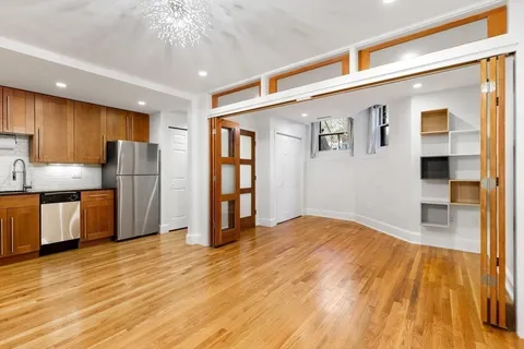 $3,500 | 241 Beacon Street, Unit 1, Boston, MA 02116