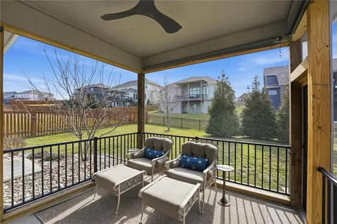 $610,000 | 10014 North Palmer Avenue, Kansas City, MO 64157