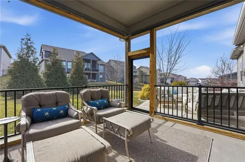 $610,000 | 10014 North Palmer Avenue, Kansas City, MO 64157