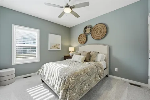 $610,000 | 10014 North Palmer Avenue, Kansas City, MO 64157