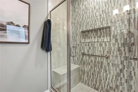 $610,000 | 10014 North Palmer Avenue, Kansas City, MO 64157