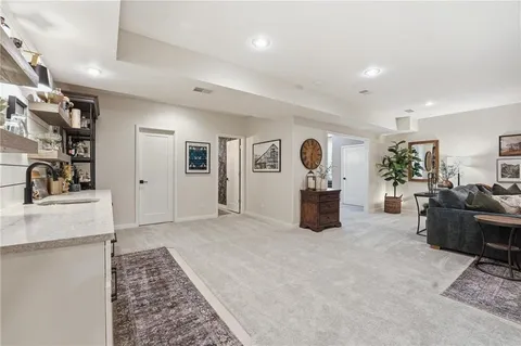 $610,000 | 10014 North Palmer Avenue, Kansas City, MO 64157