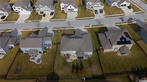 $610,000 | 10014 North Palmer Avenue, Kansas City, MO 64157