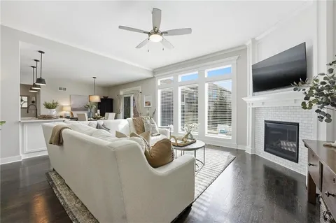 $610,000 | 10014 North Palmer Avenue, Kansas City, MO 64157